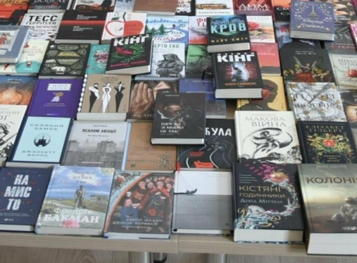 Бібліотека у Чернігові отримала нових книг на 30 тисяч гривень фото
