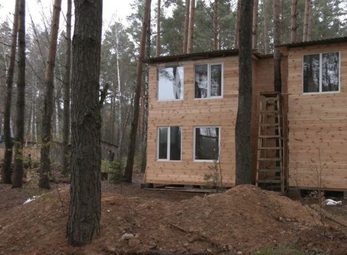Суд зобов'язав лісгосп знести незаконний будинок неподалік від Голубих озер на Чернігівщині фото