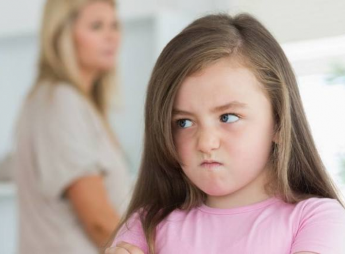 Як правильно реагувати на капризи дитини: поради від психологів фото