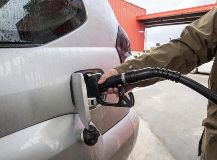 Бензин дорожчатиме: на скільки зростуть ціни? фото