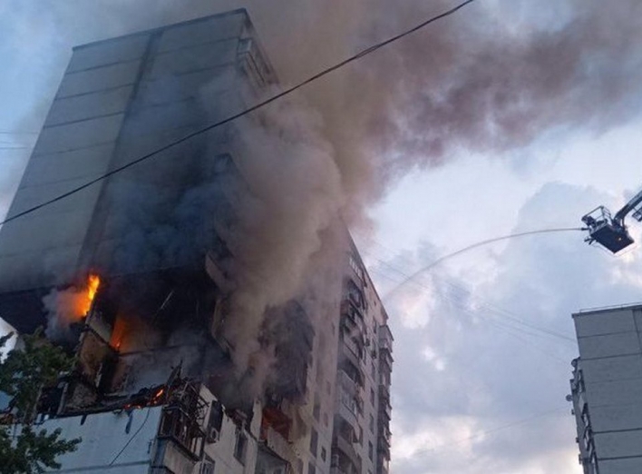 У Києві пролунав вибух у житловому будинку: зруйновано квартири, є загиблі та постраждалі фото