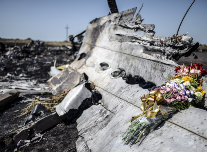 9 років тому у небі Донбасу росія збила пасажирський Boeing 777 рейсу MH17 фото