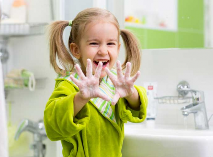 Як привчити дитину мити руки: практичні поради фото