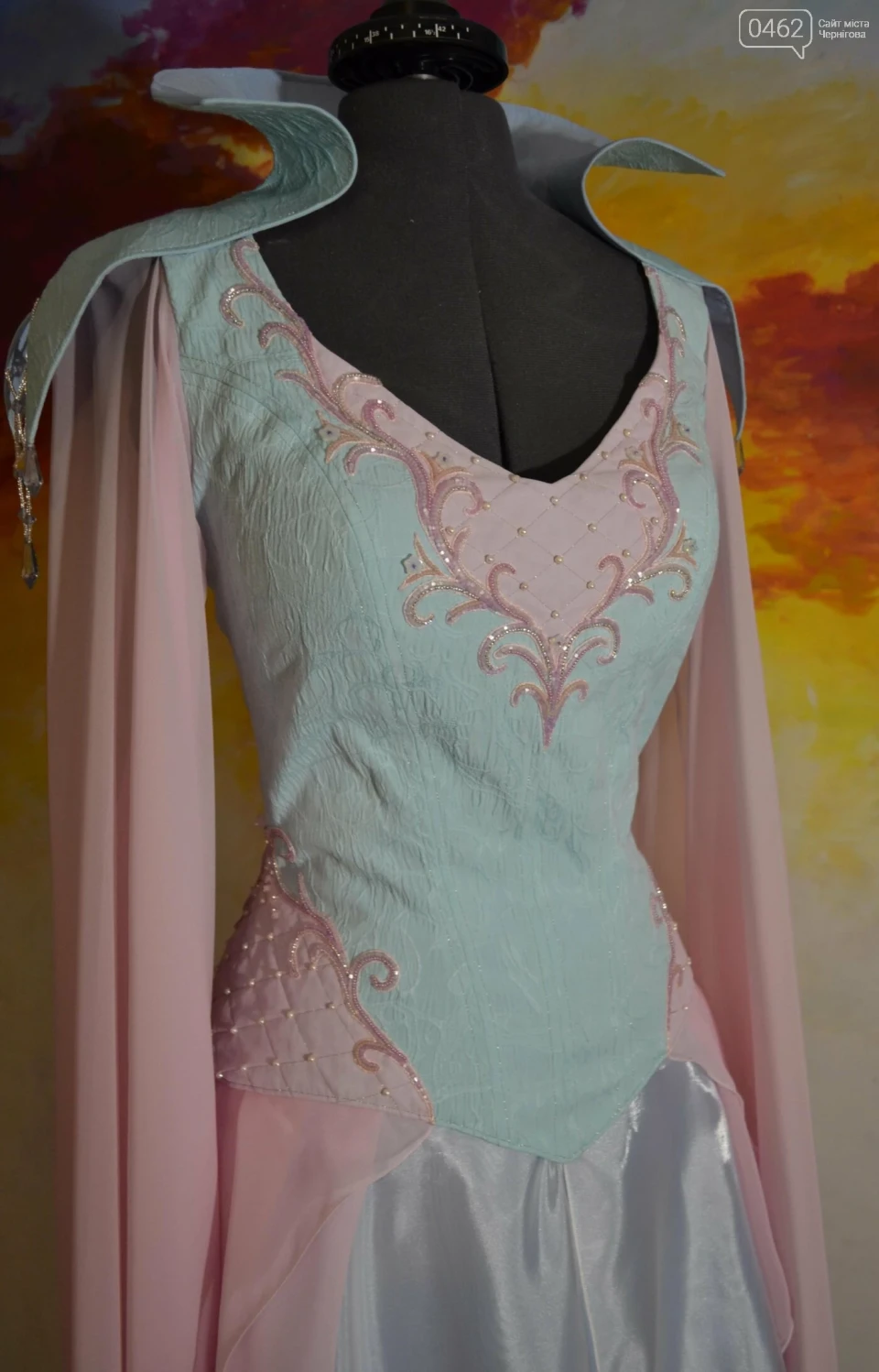 Майстриня з Чернігівщини шиє сукні у стилі фентезі (Фото) фото №3