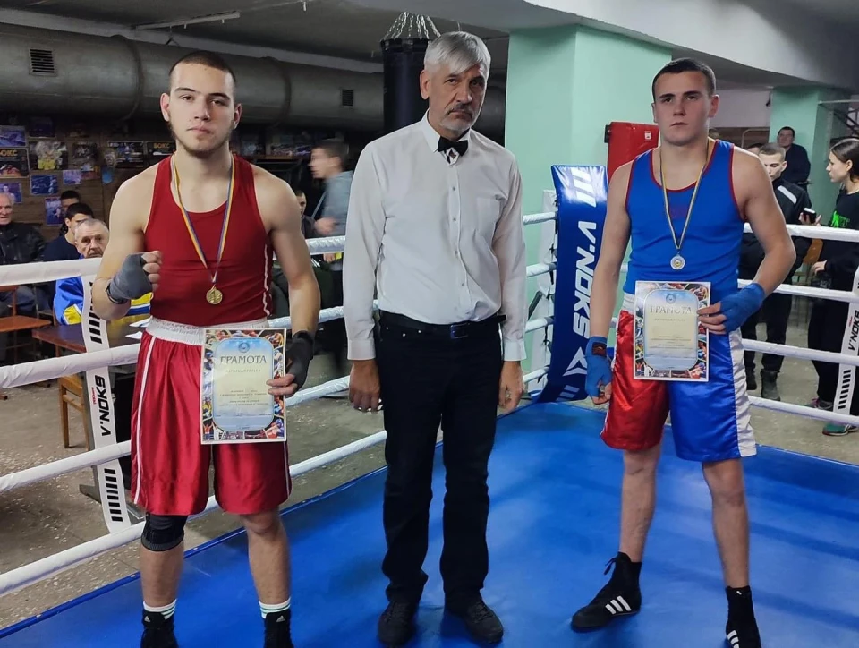 Боксери Ніжинської КДЮСШ повертаються додому з медалями (Фото) фото №4