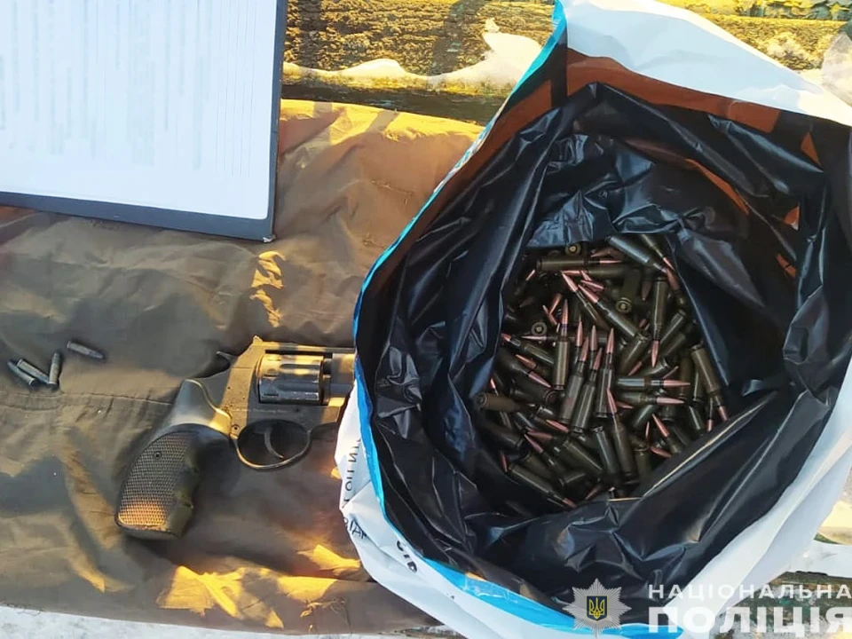 Наркотики, зброя та набої: на Чернігівщині поліцейські затримали чоловіка фото №4