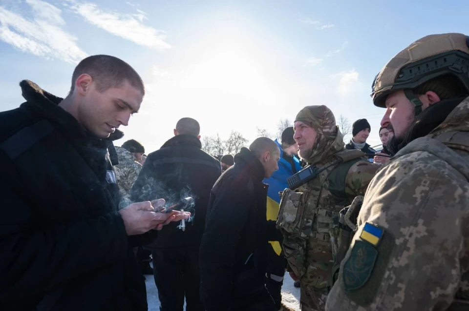 207 українських воїнів повернулося з російського полону - Зеленський фото №3