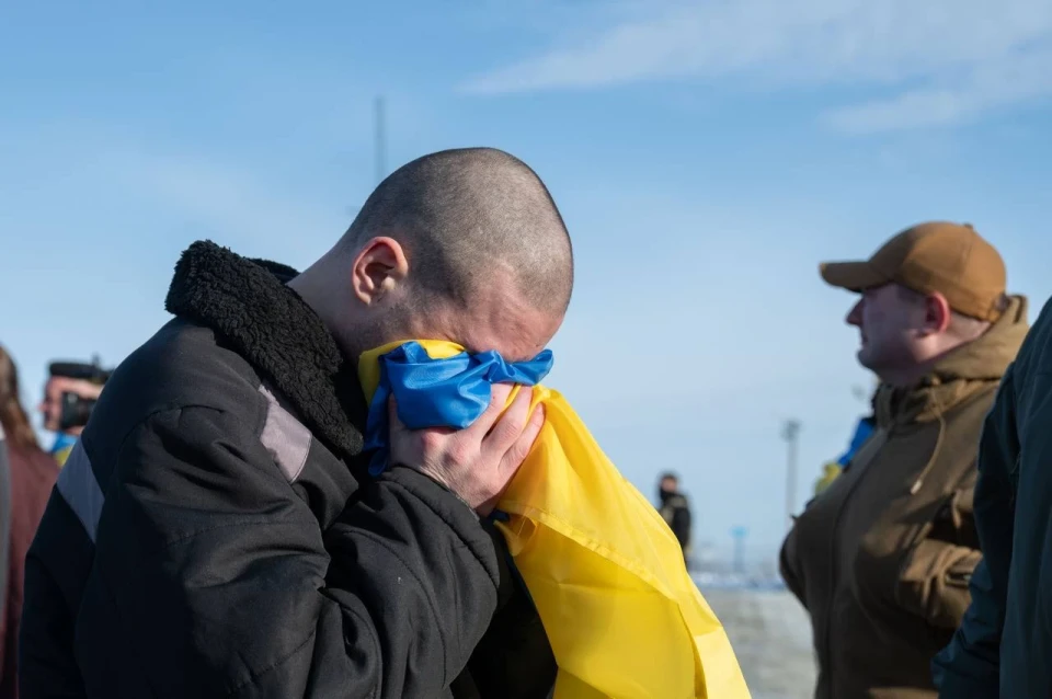207 українських воїнів повернулося з російського полону - Зеленський фото №9