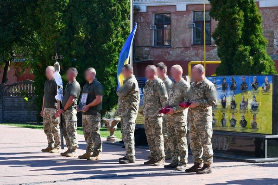 Ніжин попрощався з воїном - Владиславом Клюйком фото №1