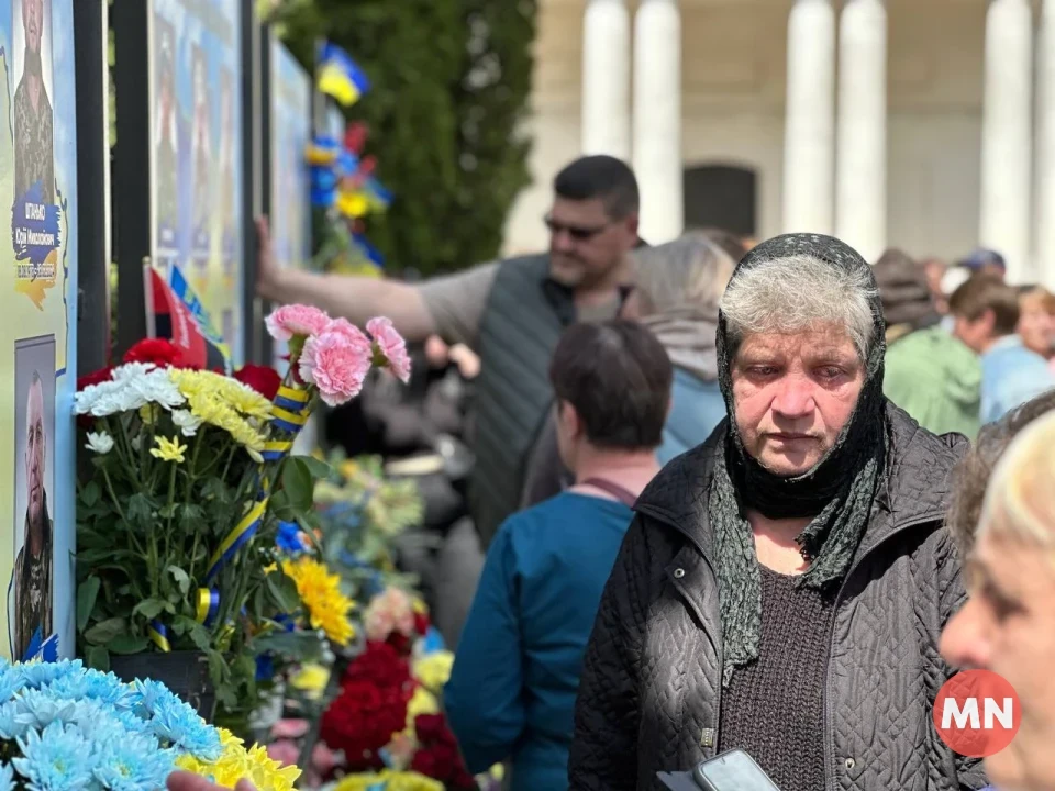 У Ніжині на Алеї Слави відкрили ще чотири стенди пам'яті загиблих захисників фото №10