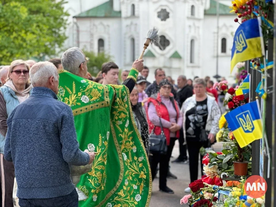 У Ніжині на Алеї Слави відкрили ще чотири стенди пам'яті загиблих захисників фото №1