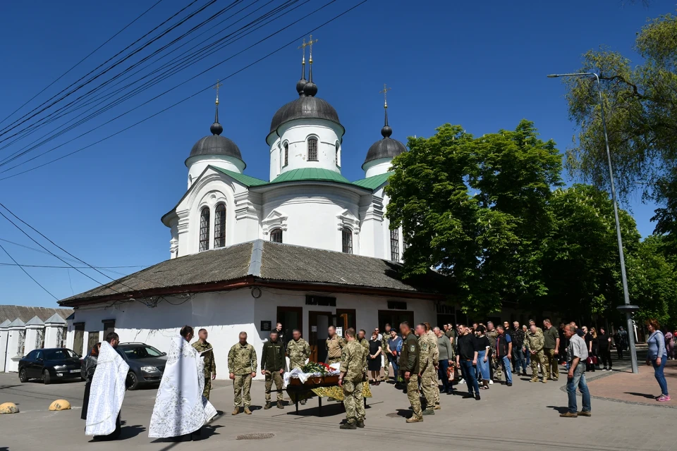 Ніжин попрощався з Воїном – Вячеславом Ляховим фото №10