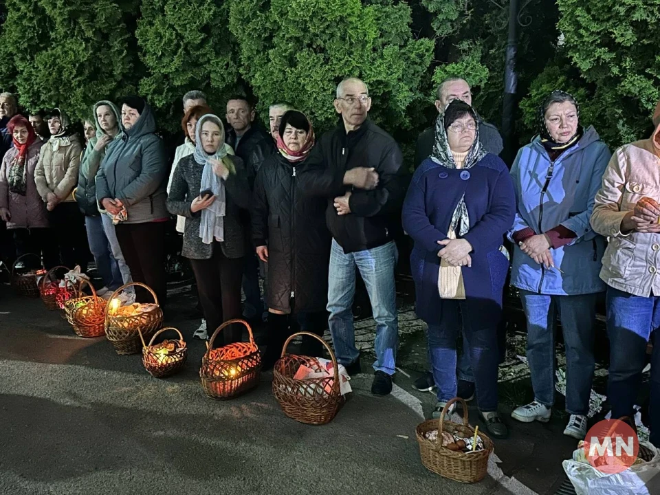 Христос Воскрес: як у Покровській церкві в Ніжині святили паски — Фоторепортаж фото №8