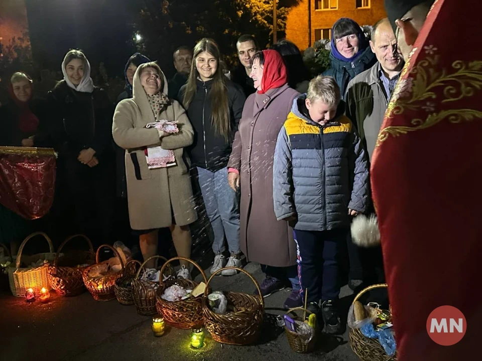 Христос Воскрес: як у Покровській церкві в Ніжині святили паски — Фоторепортаж фото №13