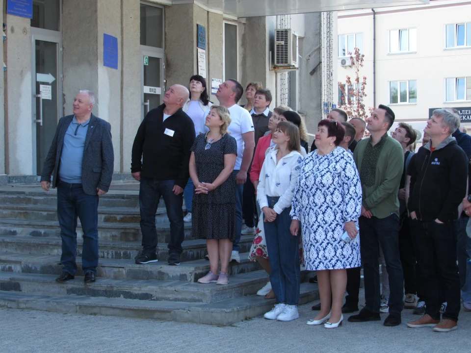Вшанували пам'ять воїнів та висадили туї: з нагоди дня міста, Ніжин відвідала делегація з Фінляндії фото №4