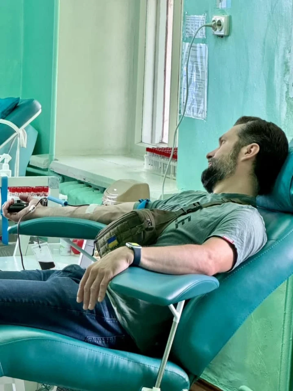 Рятувальники та представники Червоного Хреста в Ніжині стали донорами крові фото №4