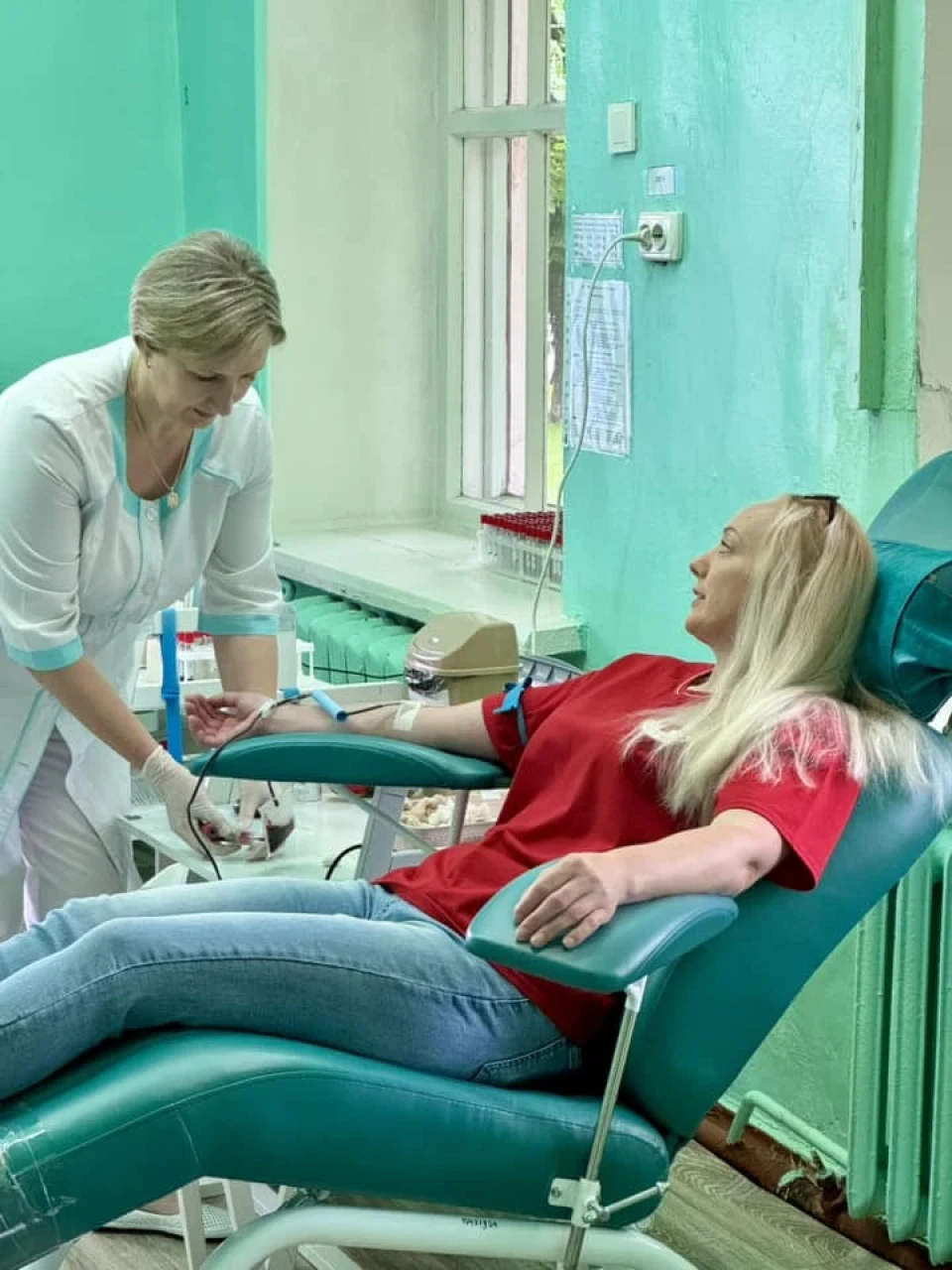 Рятувальники та представники Червоного Хреста в Ніжині стали донорами крові фото №6