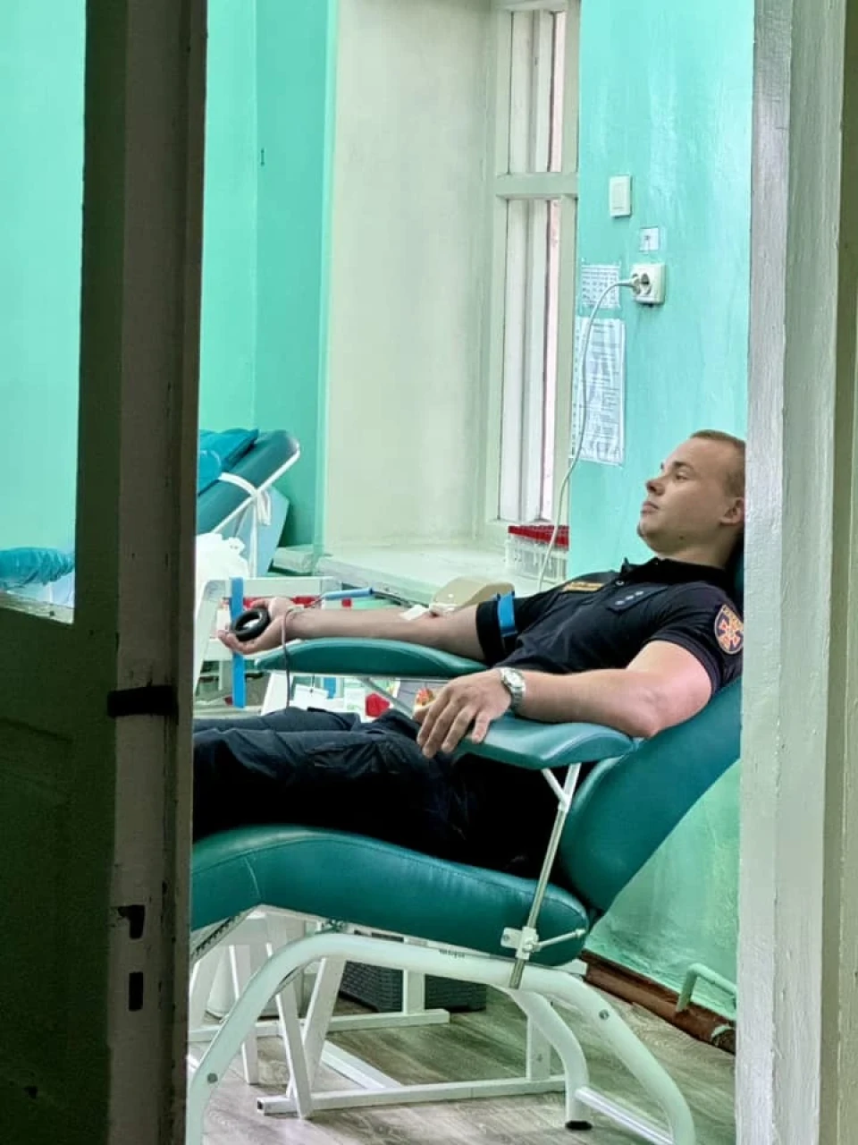 Рятувальники та представники Червоного Хреста в Ніжині стали донорами крові фото №9