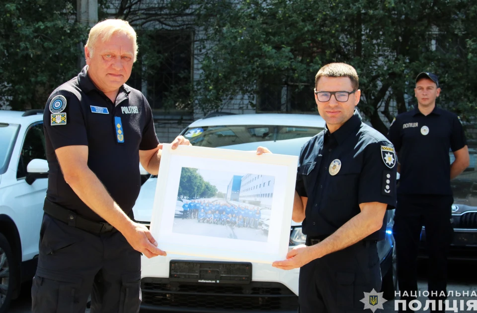 Естонія передала Чернігівщині 16 службових авто фото №3