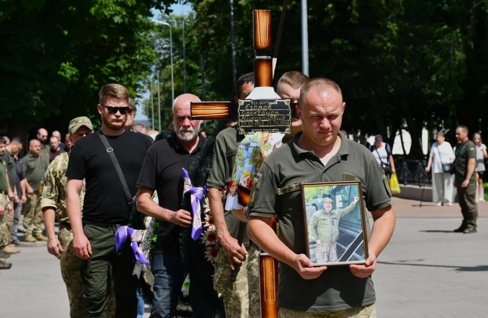 Ніжин попрощався із загиблим Воїном Олександром Єгоровим фото №1