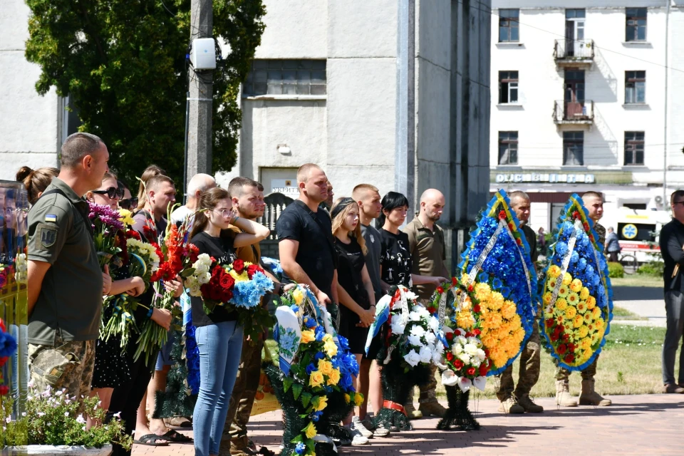 Ніжин попрощався з Воїном — Віктором Журавським фото №6