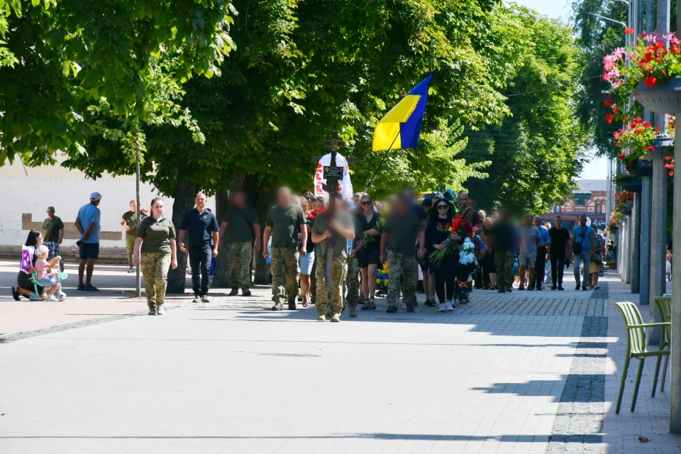 Ніжин попрощався з Воїном — Віктором Журавським фото №3