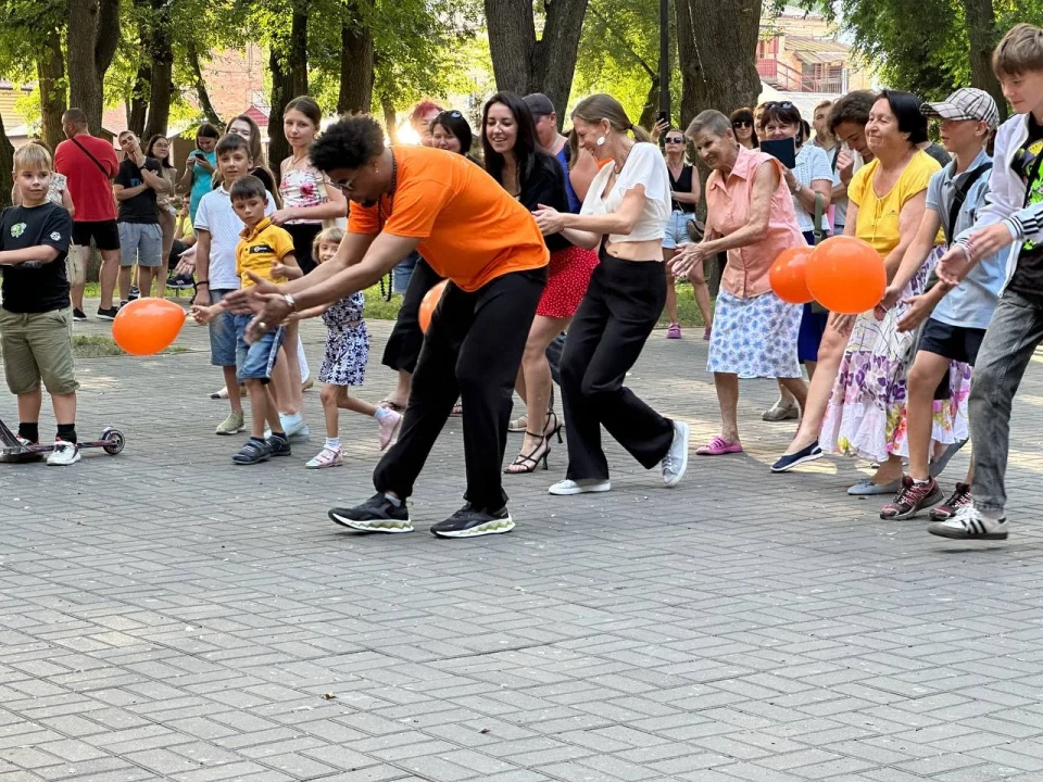 Чуйність перемагає насильство: у Ніжині відбулася сальсотерапія з кубинцями фото №20