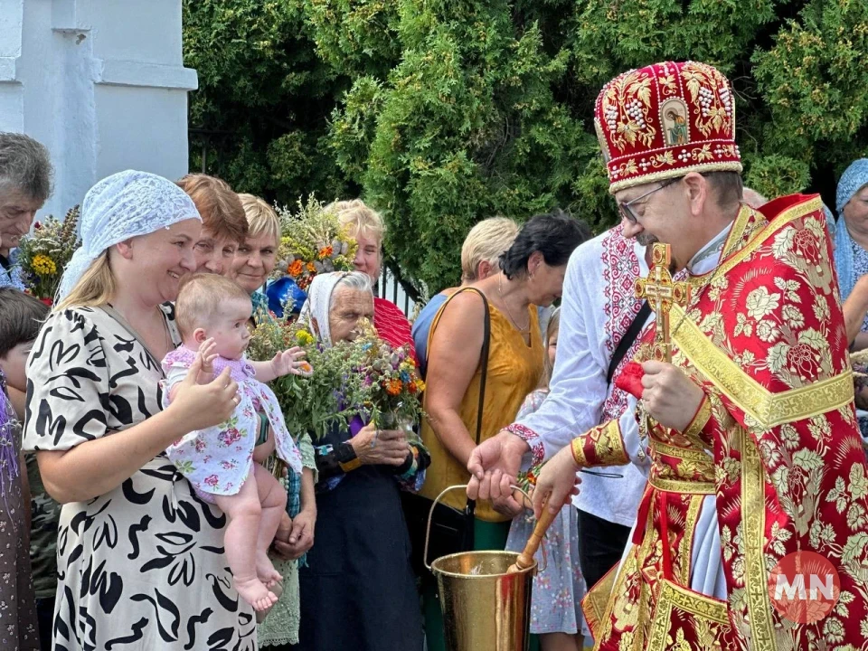 Медовий Спас: як у Покровській церкві в Ніжині освячували маковії фото №25