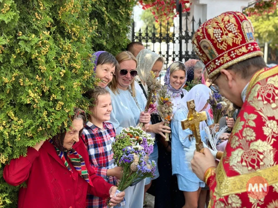 Медовий Спас: як у Покровській церкві в Ніжині освячували маковії фото №17