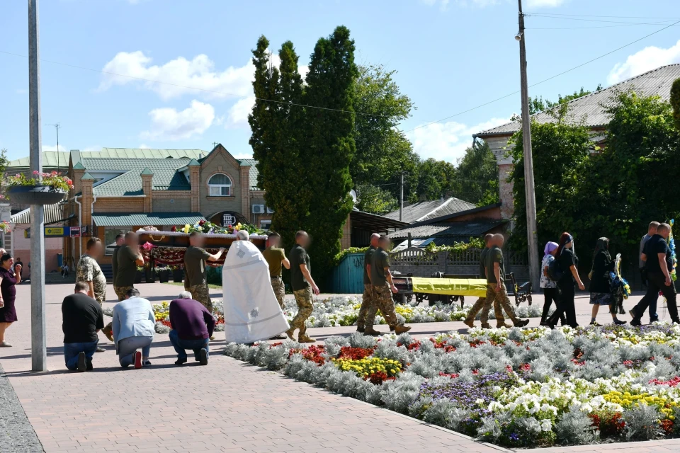 Ніжин попрощався з Тарасом Сидоренком фото №3