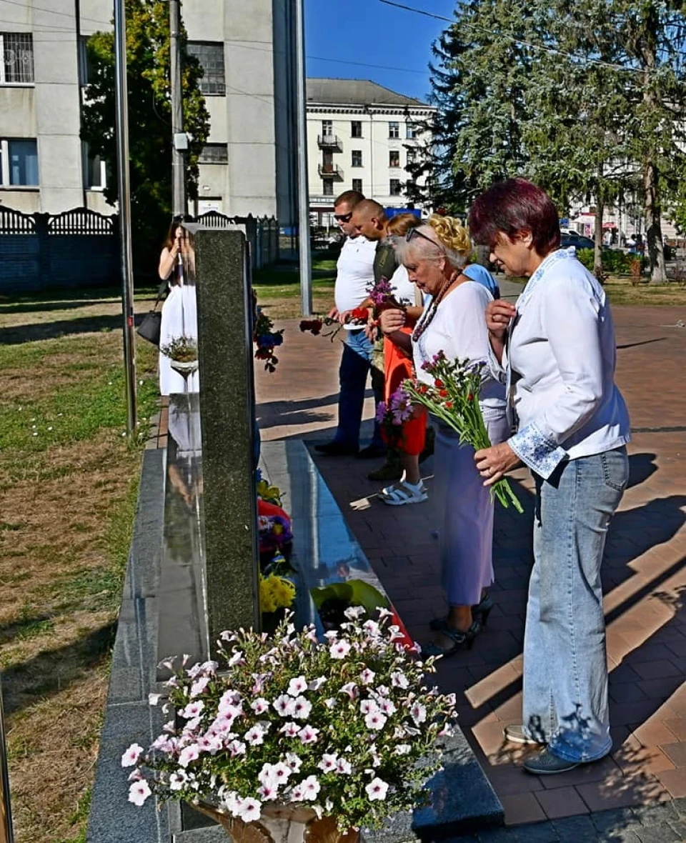 У Ніжині з нагоди Дня Незалежності України вшанували загиблих Героїв фото №1