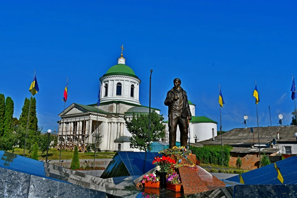 У Ніжині з нагоди Дня Незалежності України вшанували загиблих Героїв фото №8