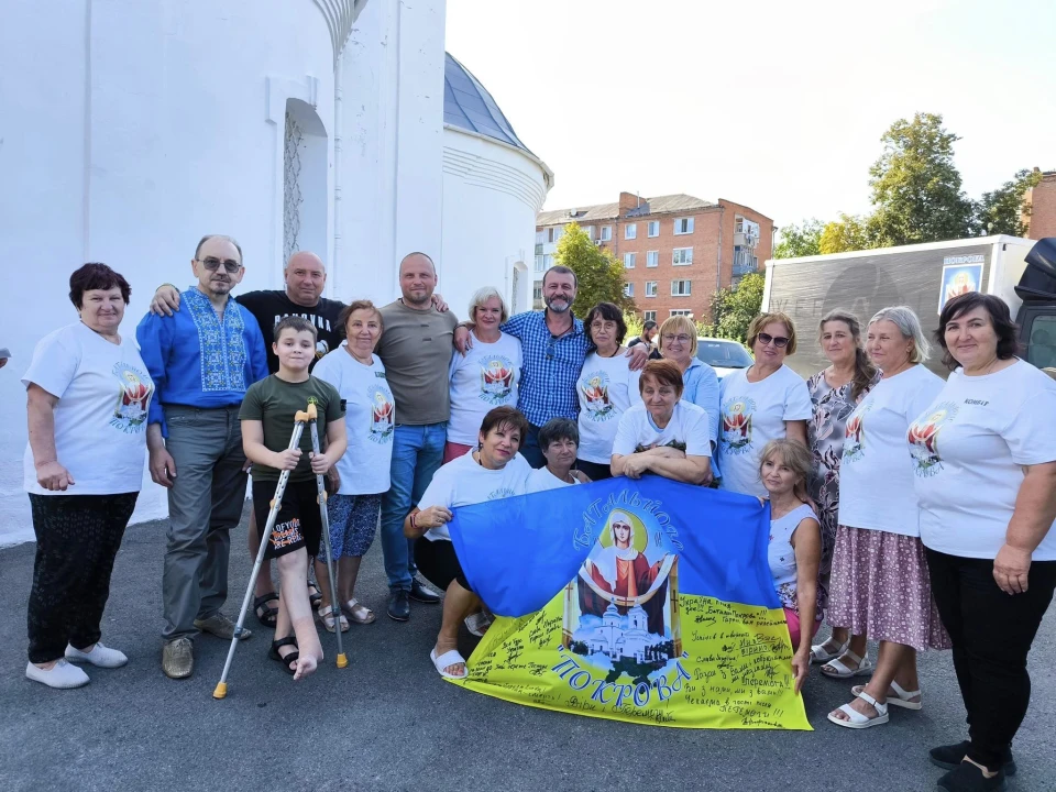 "Капітан Гнєзділов" й не тільки: Ніжин відвідали відомі українські актори з метою допомоги ЗСУ фото №1