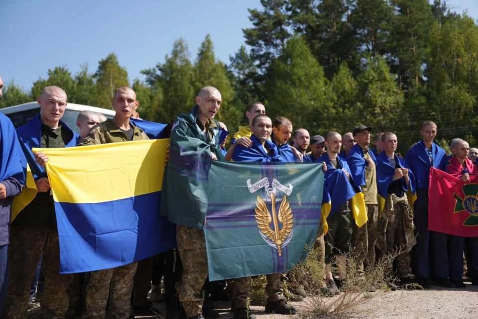 Наші повертаються додому: відбувся обмін полоненими між Україною та Росією фото №4