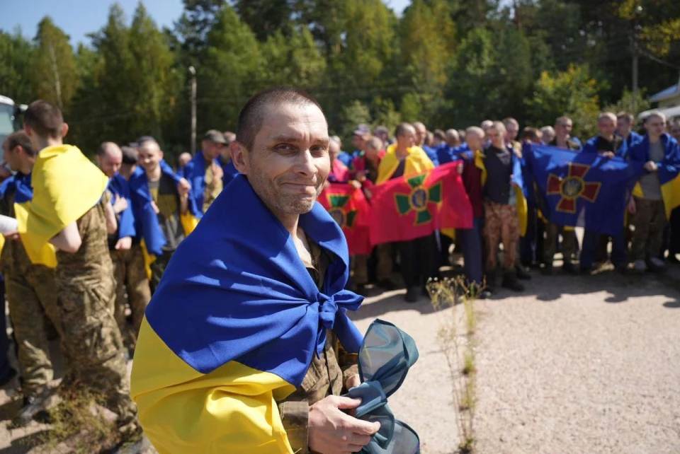 Наші повертаються додому: відбувся обмін полоненими між Україною та Росією фото №8