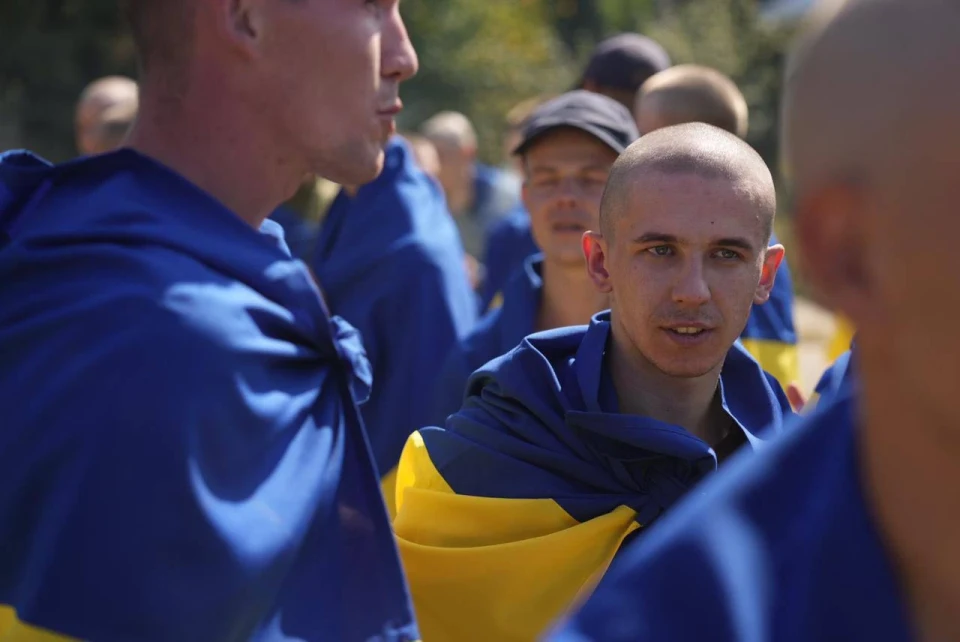 Наші повертаються додому: відбувся обмін полоненими між Україною та Росією фото №9