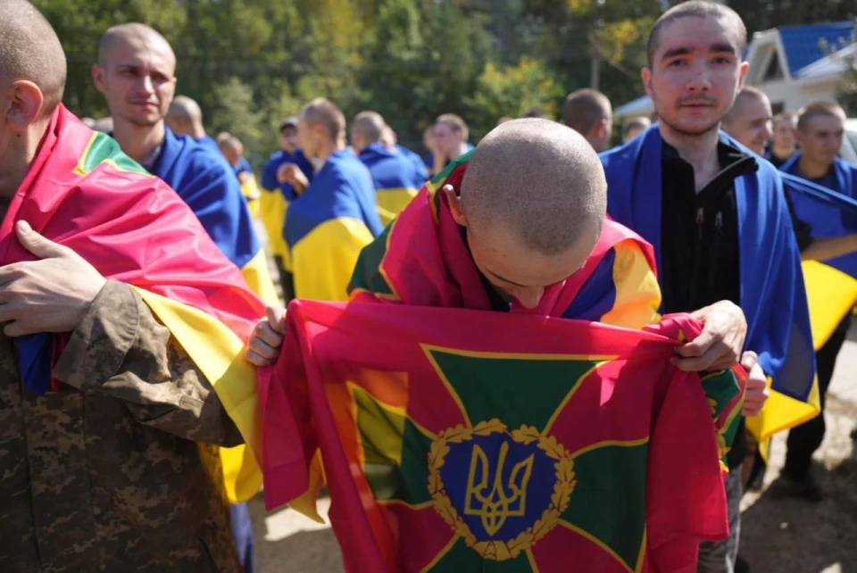 Наші повертаються додому: відбувся обмін полоненими між Україною та Росією фото №10