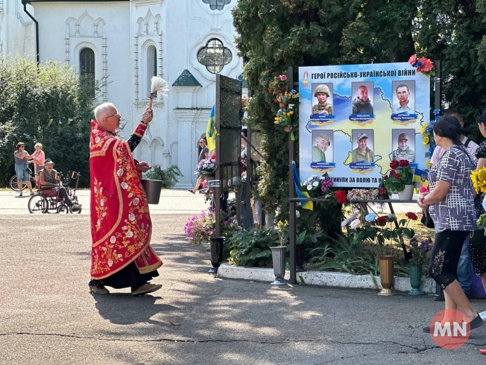 У Ніжині вшанували пам'ять загиблих Захисників — Фото фото №3