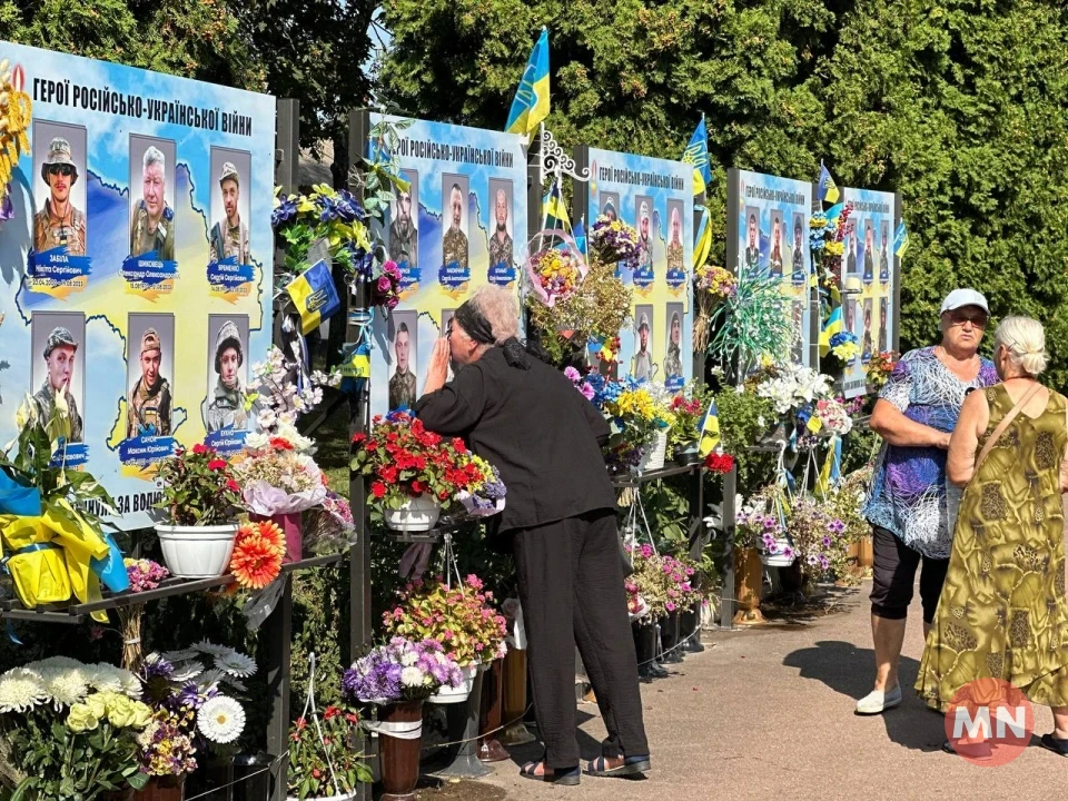 У Ніжині вшанували пам'ять загиблих Захисників — Фото фото №14