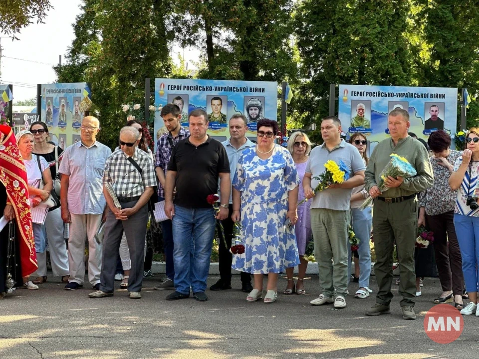 У Ніжині вшанували пам'ять загиблих Захисників — Фото фото №16