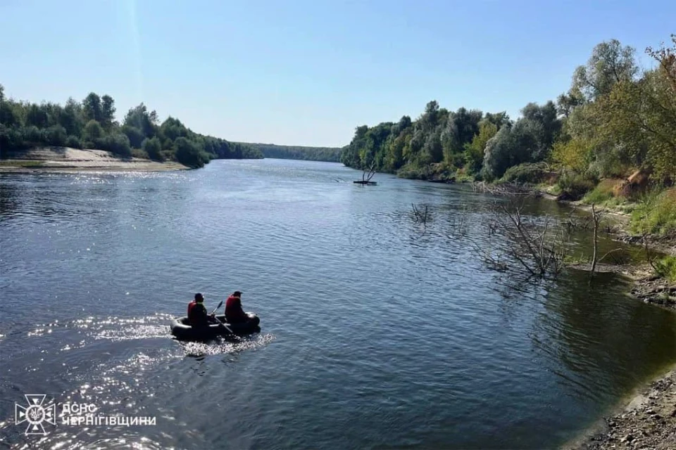 На Десні біля Ушні зникли під водою два юнаки: рятувальники їх розшукують фото №4