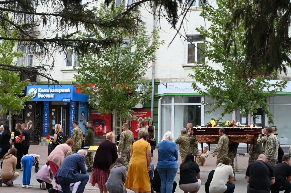 Ніжин попрощався з Воїном — Владиславом Тагаєвим фото №4