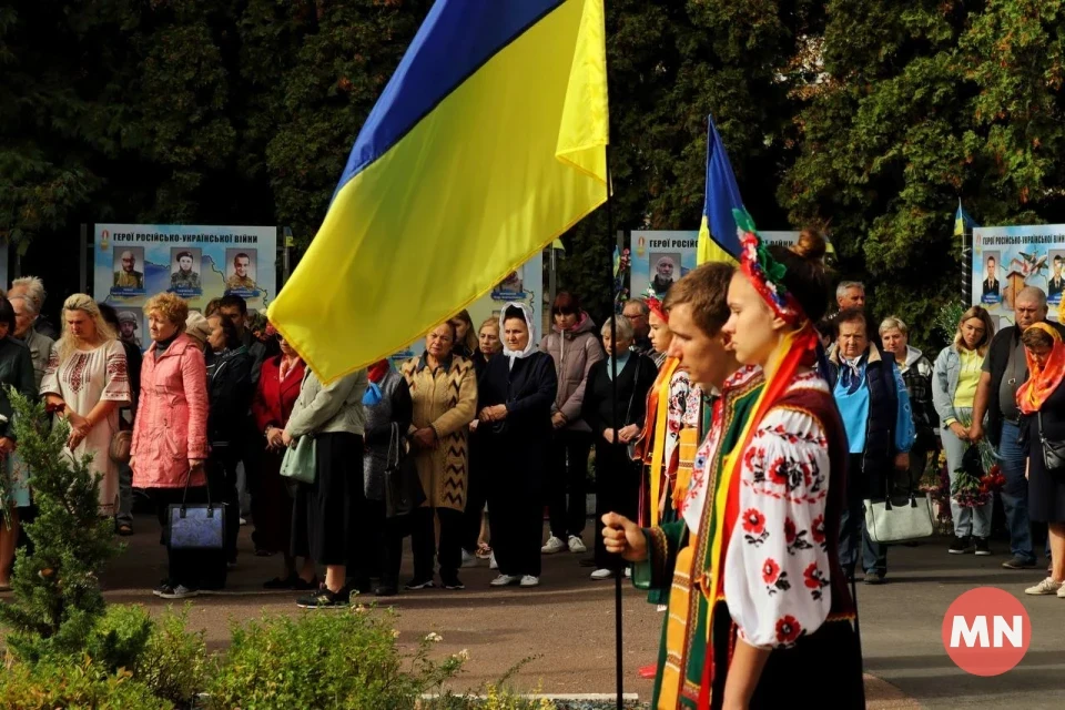 Шануємо їх подвиг: у Ніжині відкрили три стенди пам'яті загиблих захисників фото №13