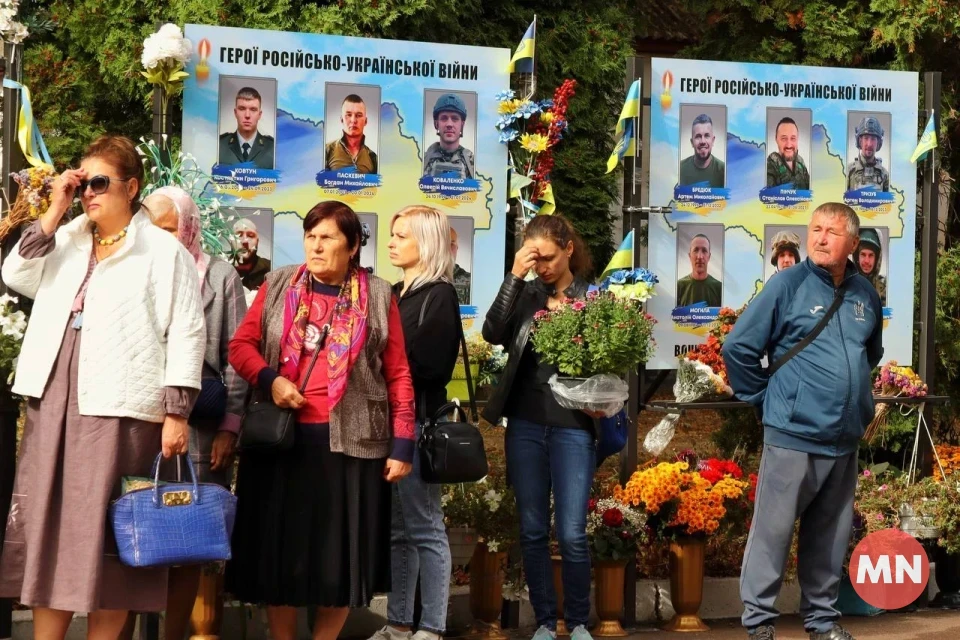 Шануємо їх подвиг: у Ніжині відкрили три стенди пам'яті загиблих захисників фото №9