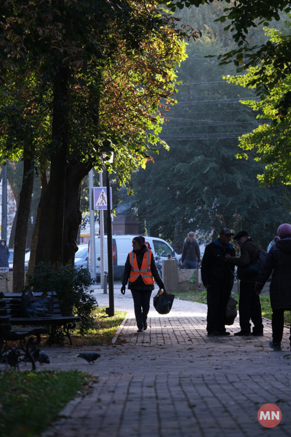 Ніжинські ,,жайворонки": як комунальники вранці прибирають місто (Фоторепортаж)  фото №6