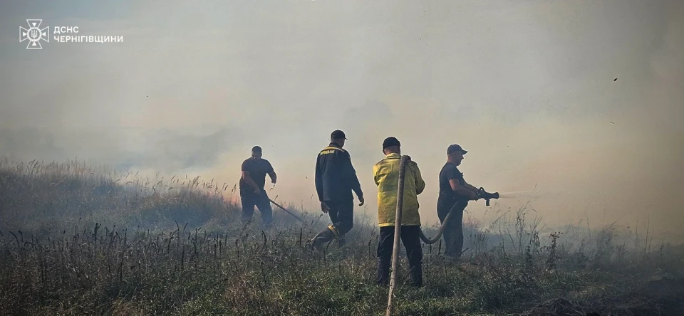 На Чернігівщині ліквідували масштабну пожежу торф'яників фото №2