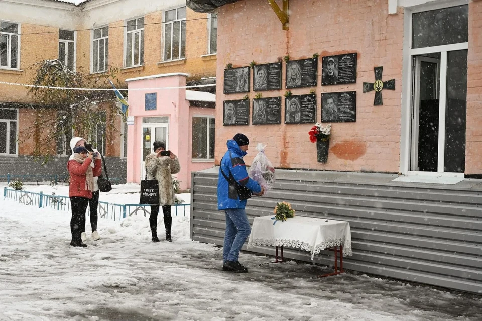 У Ніжині відкрили меморіальні дошки двом загиблим Воїнам — Ігорю Пишнограєву та Богдану Новіку фото №2