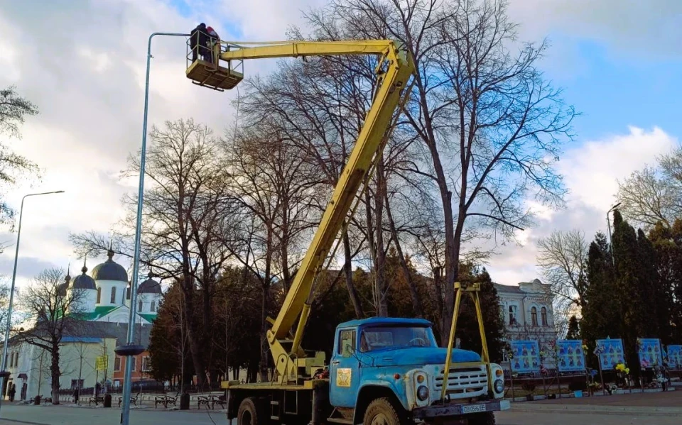 У Ніжина на Алеї Героїв встановили освітлення фото №4