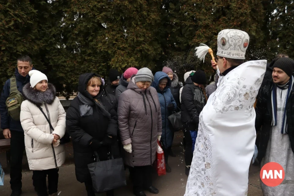 Водохреще в Ніжині: освячення води у Храмі Святої Покрови — Фоторепортаж фото №24