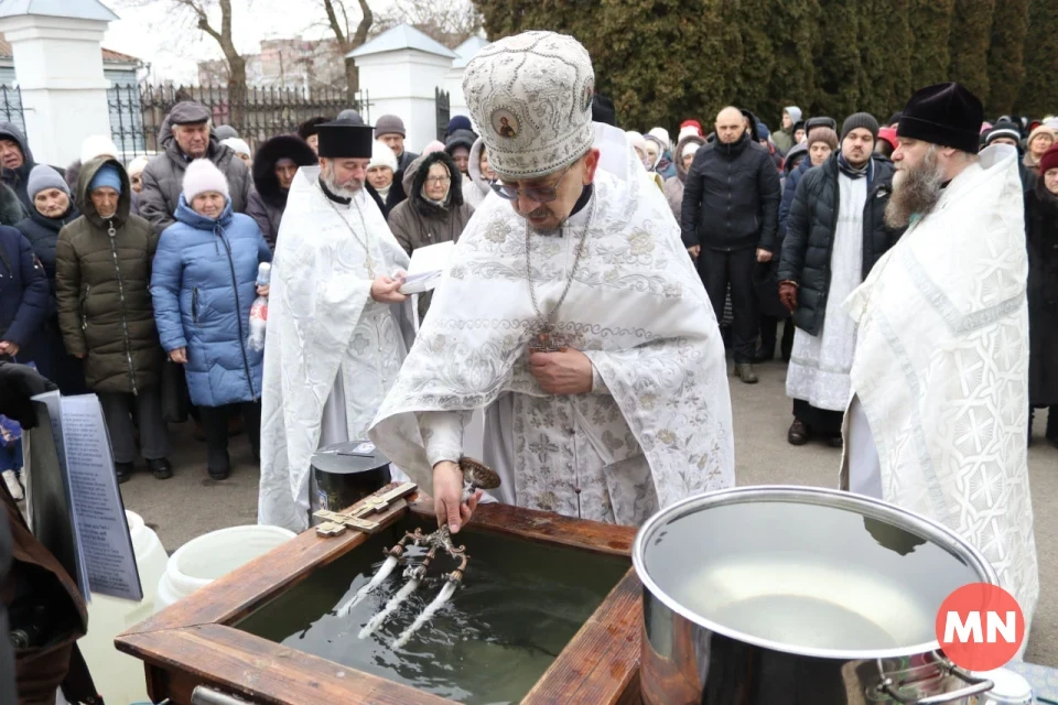 Водохреще в Ніжині: освячення води у Храмі Святої Покрови — Фоторепортаж фото №10